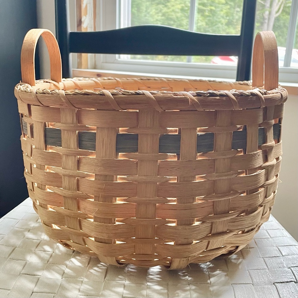 LARGE ROUND HANDMADE FARMHOUSE BASKET WITH HANDLES